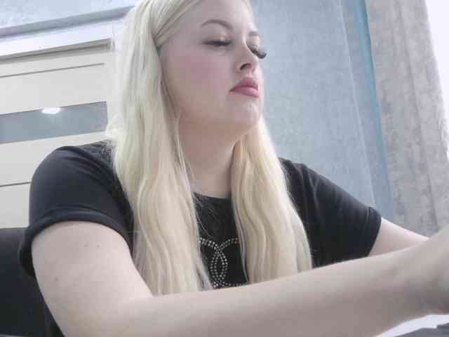 SexiBlondi webcam