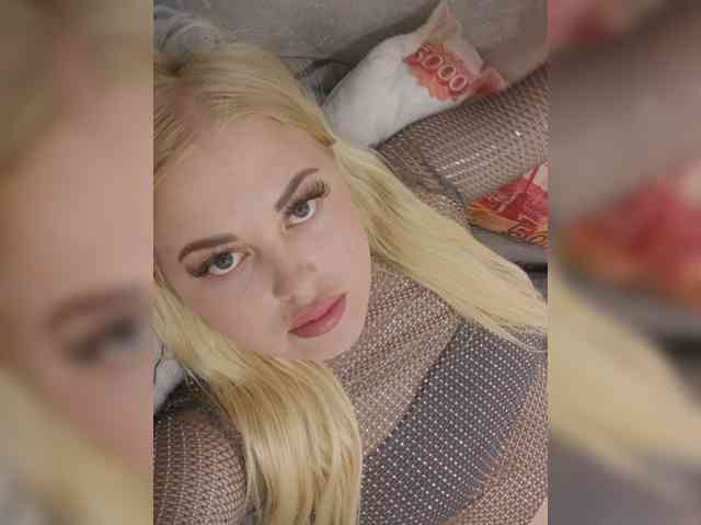 SexiBlondi webcam