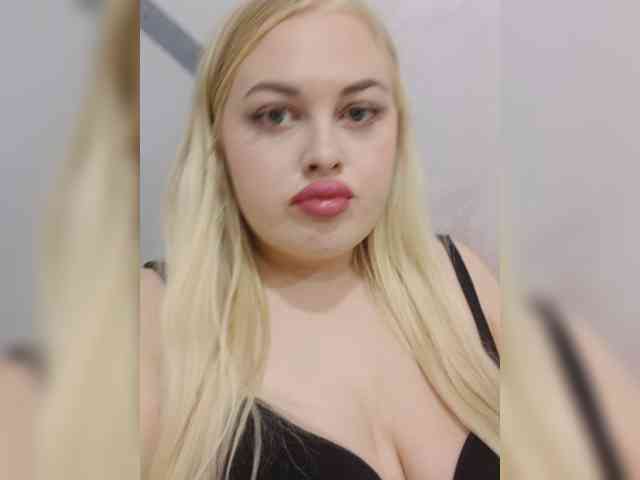 SexiBlondi webcam