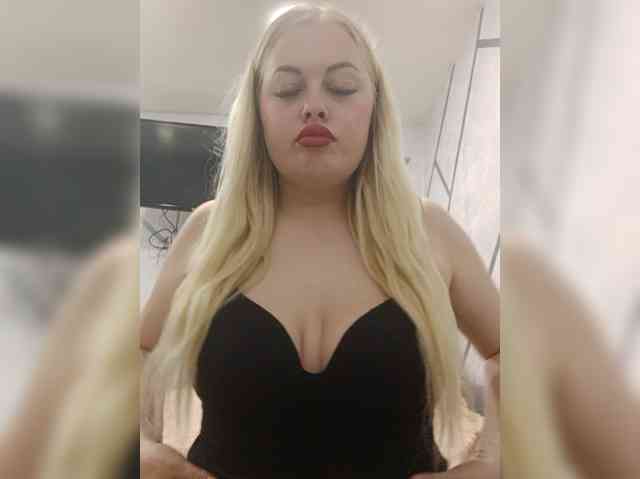 SexiBlondi webcam