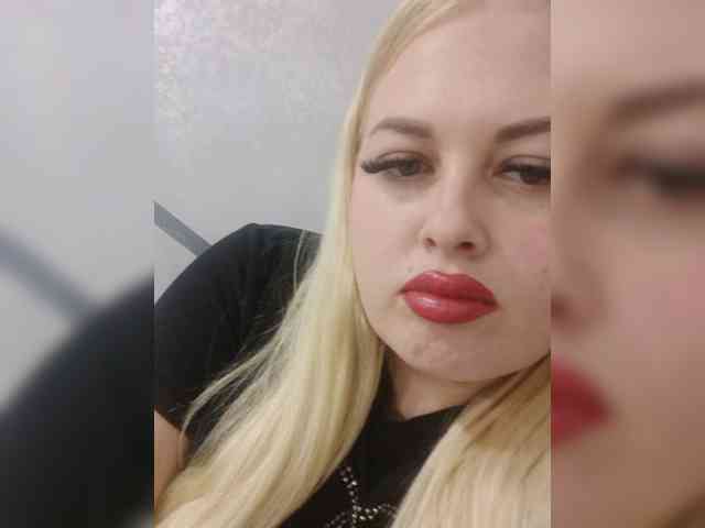 SexiBlondi webcam