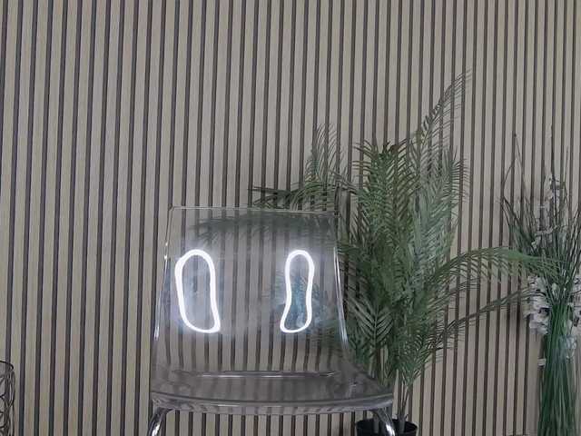 LolaEverly live cam preview
