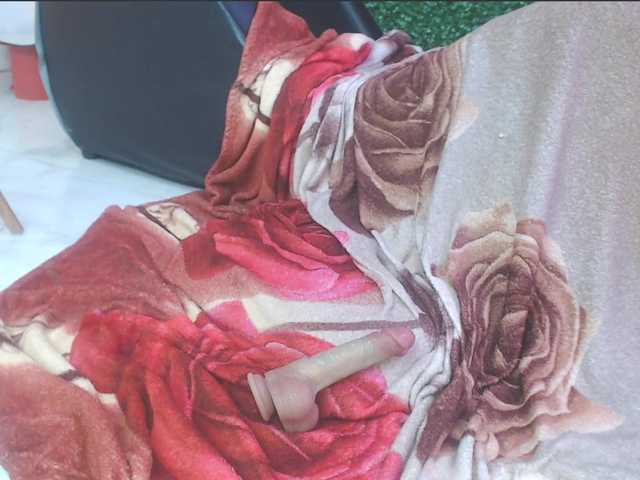 corafuego18 live cam on BongaCams