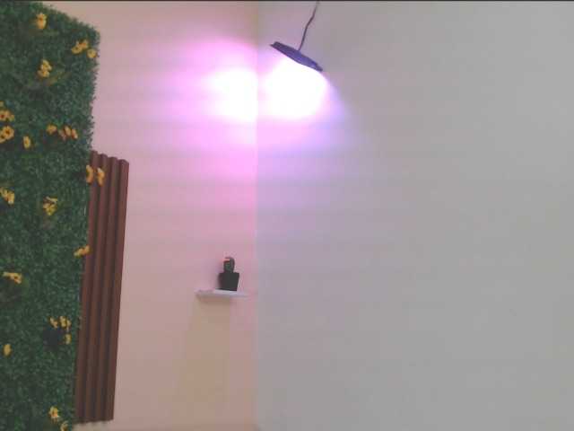 corafuego18 live cam on BongaCams