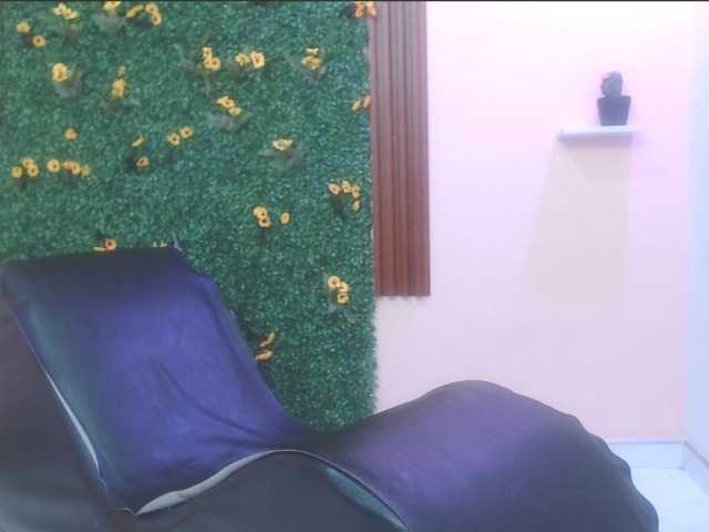 corafuego18 live cam on BongaCams
