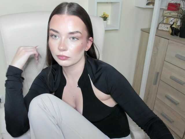 KiaraTease live cam on BongaCams