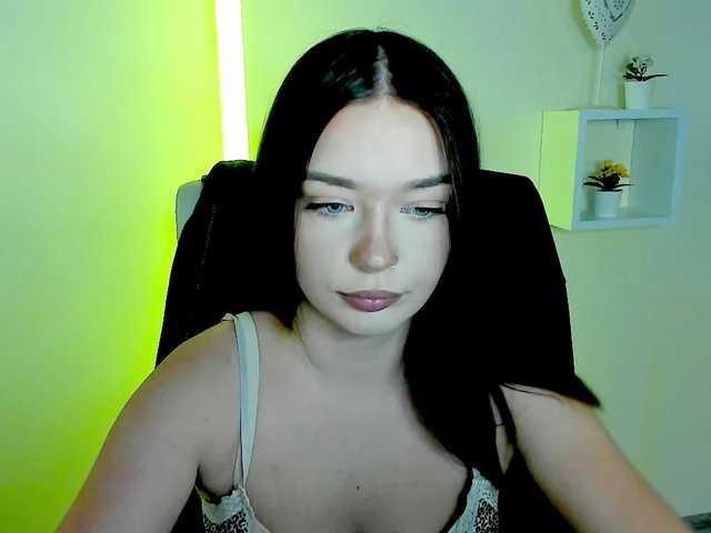 KiaraTease live cam preview