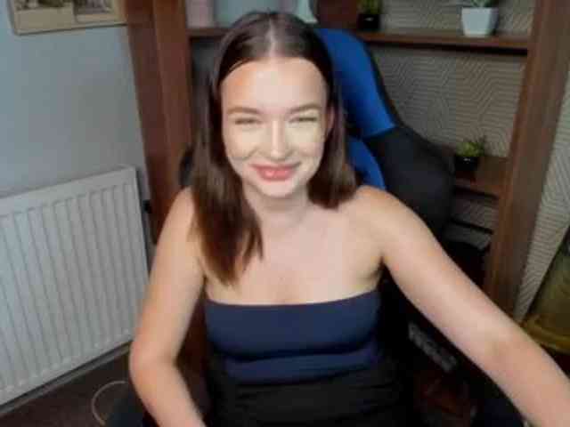 KiaraTease webcam