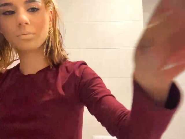 RomanaGoossens live cam on BongaCams