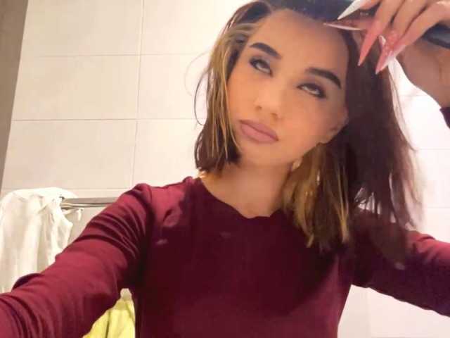 RomanaGoossens live cam on BongaCams