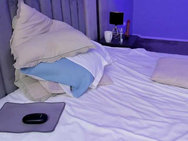 EvyeBee live cam preview