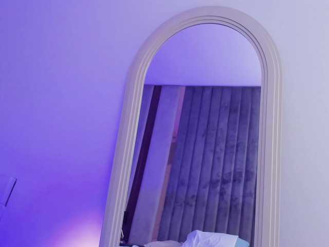 EvyeBee live cam on BongaCams