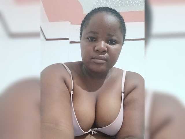 sweetbums live cam on BongaCams