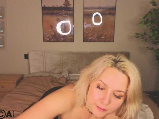 Nikki-Milk live cam preview