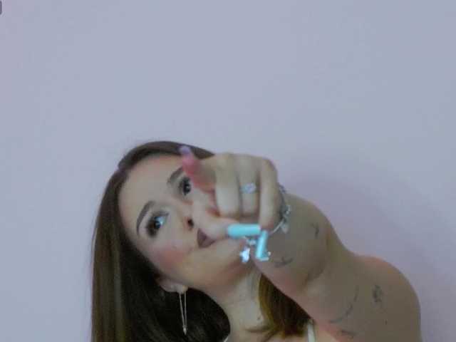 ErikaPinky live cam on BongaCams