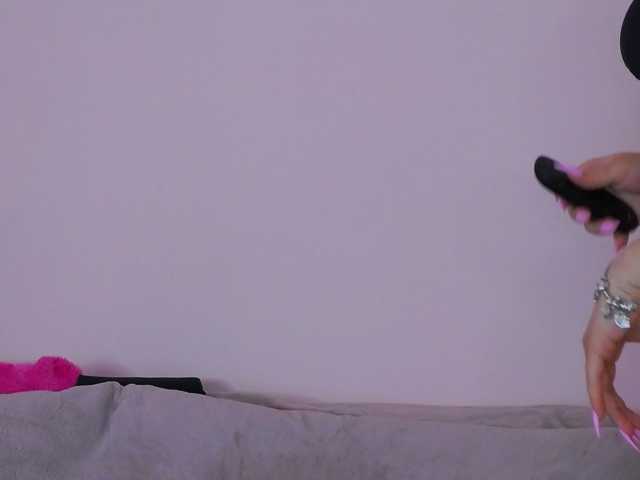 ErikaPinky live cam on BongaCams