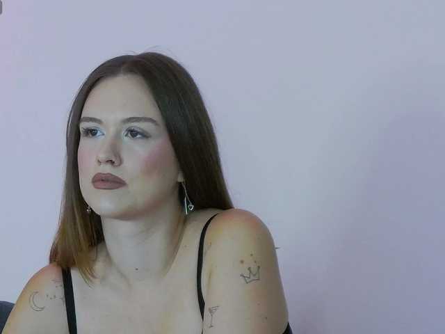 ErikaPinky live cam on BongaCams