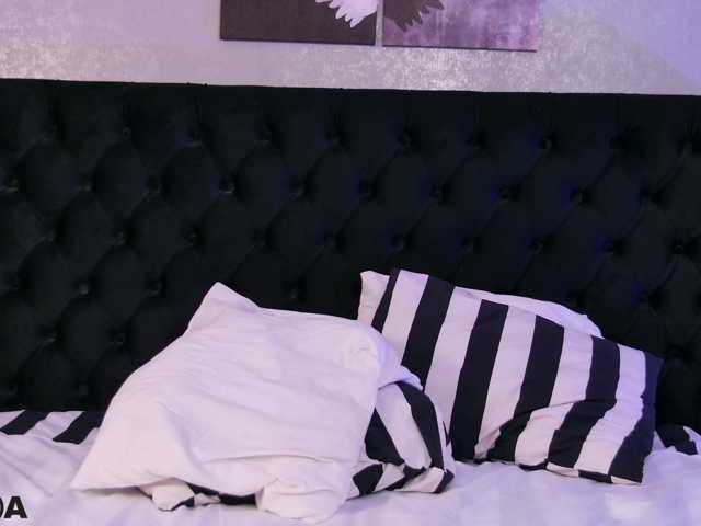 MiaBlue live cam on BongaCams