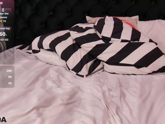 MiaBlue live cam on BongaCams