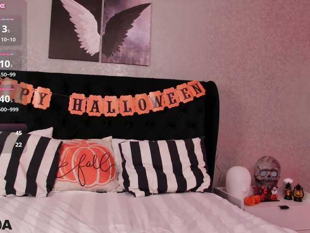 MiaBlue live cam on BongaCams