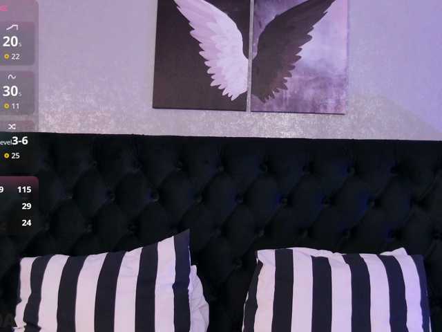 MiaBlue live cam on BongaCams