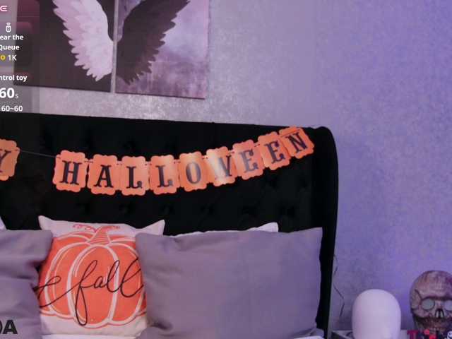 MiaBlue live cam on BongaCams