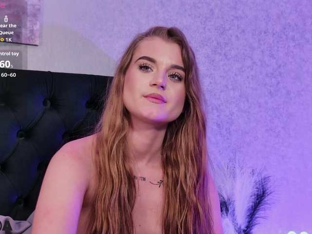 MiaBlue live cam on BongaCams