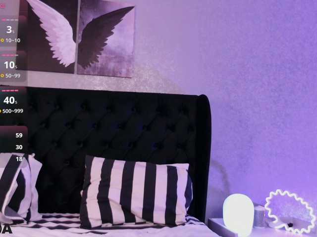 MiaBlue live cam on BongaCams