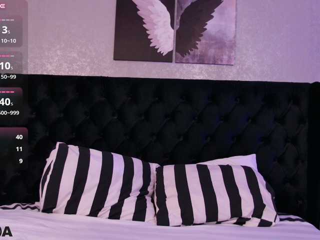 MiaBlue live cam on BongaCams