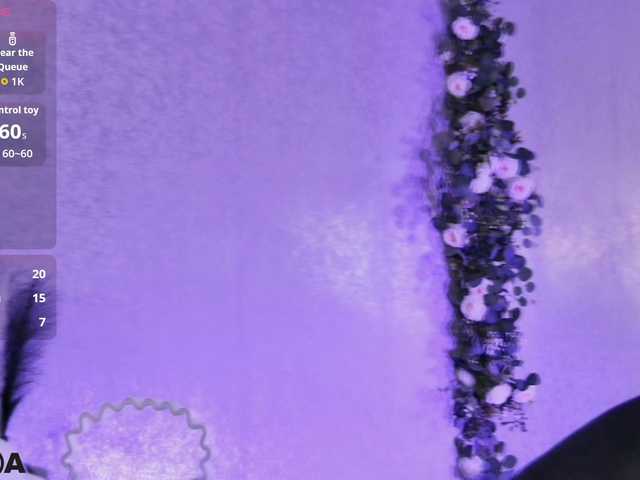 MiaBlue live cam on BongaCams