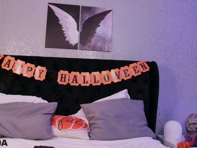MiaBlue live cam on BongaCams