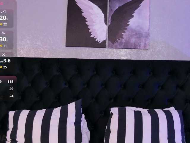 MiaBlue live cam on BongaCams