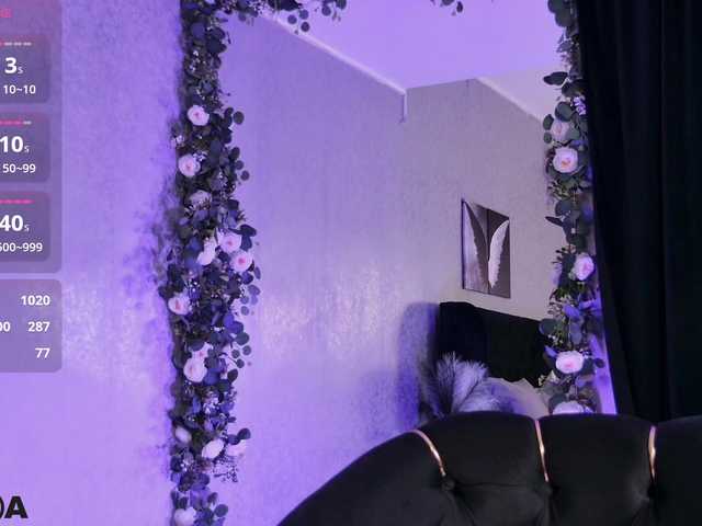 MiaBlue live cam on BongaCams