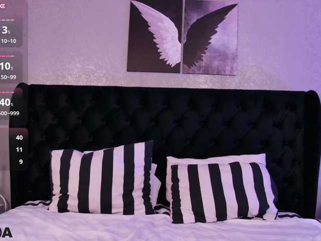 MiaBlue live cam on BongaCams