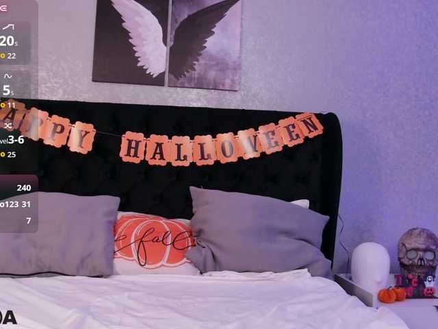 MiaBlue live cam on BongaCams