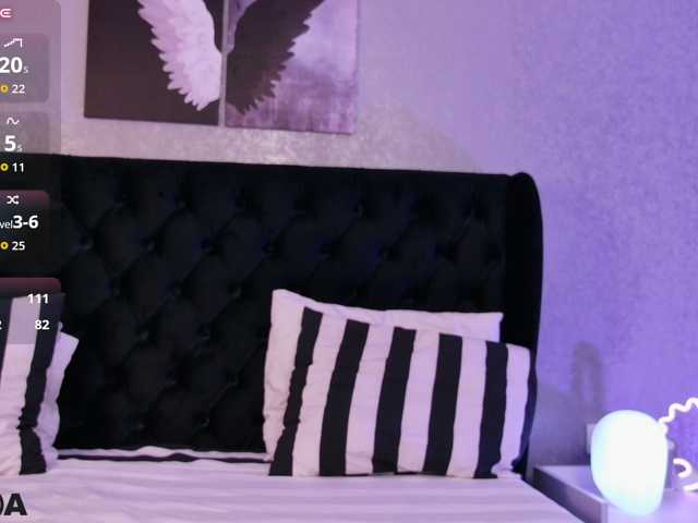MiaBlue live cam on BongaCams
