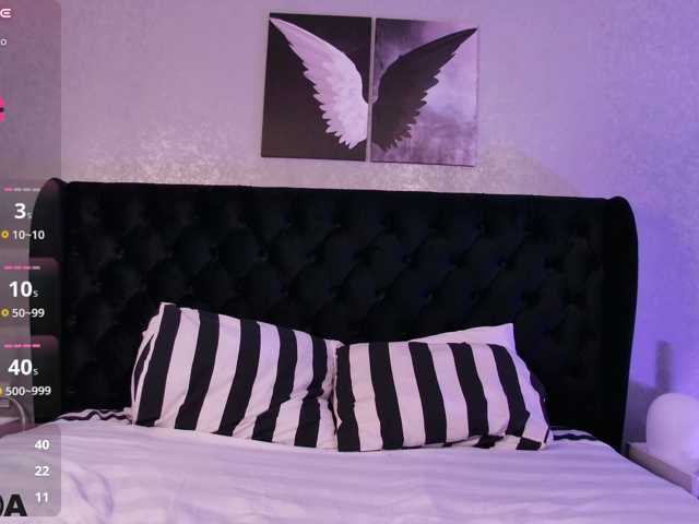 MiaBlue live cam on BongaCams