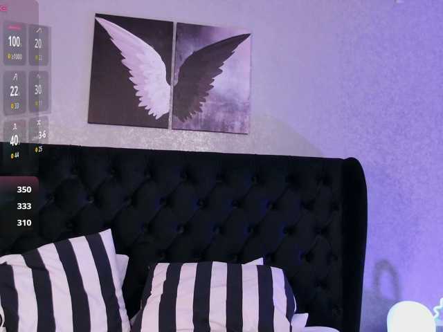 MiaBlue live cam on BongaCams