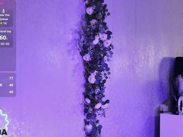 MiaBlue live cam on BongaCams
