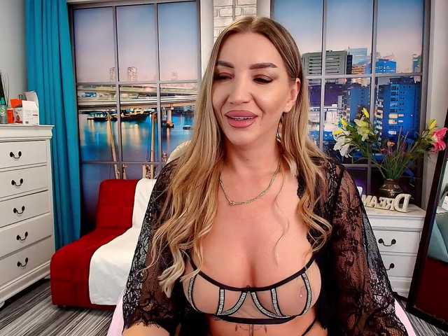 CyraDeLuxe live cam on BongaCams