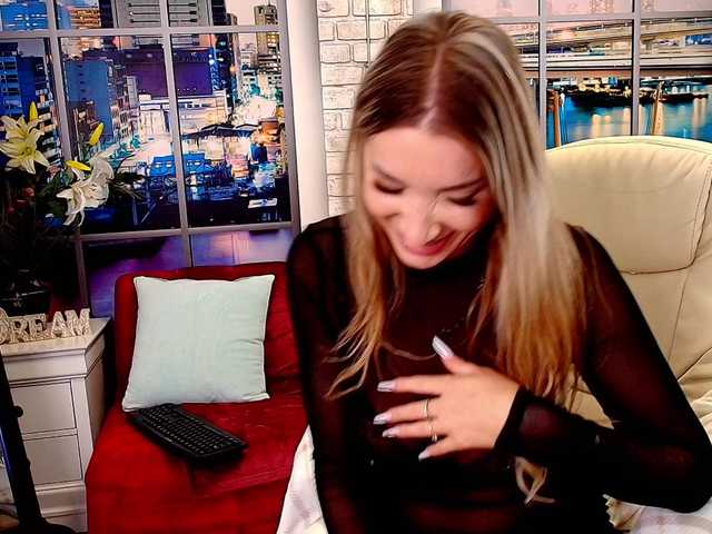 CyraDeLuxe live cam on BongaCams