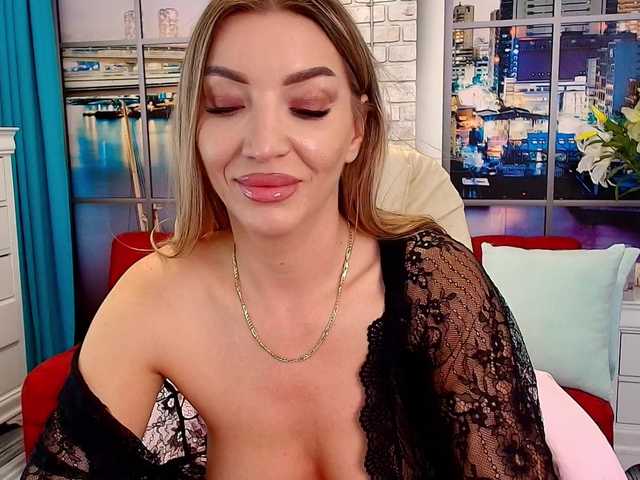 CyraDeLuxe live cam on BongaCams
