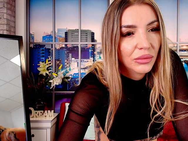 CyraDeLuxe live cam on BongaCams
