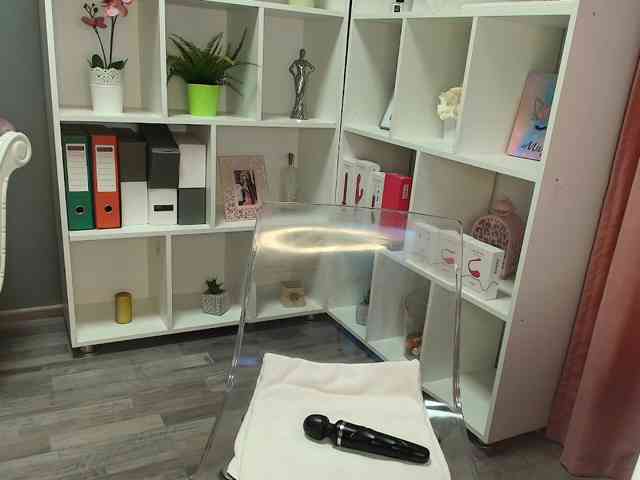 bellawhite69's live room