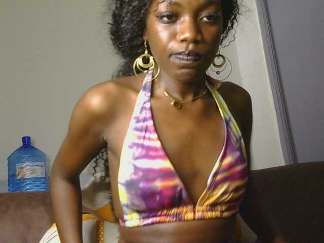 Bella99- live cam on BongaCams
