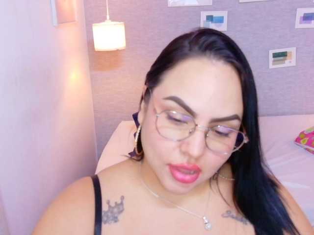 curvy-sexyvalen