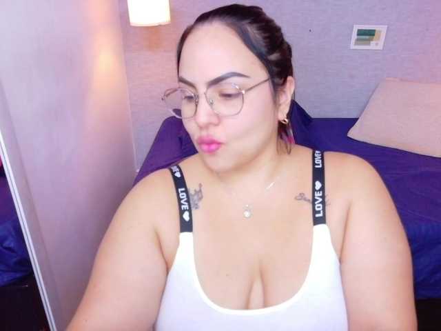 curvy-sexyvalen live cam preview