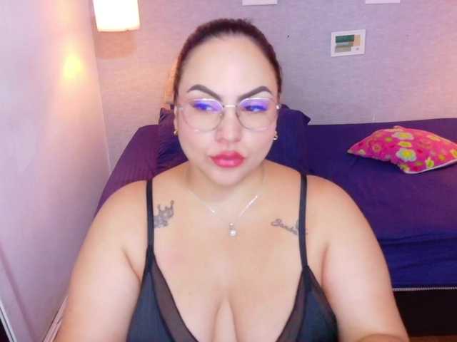 curvy-sexyvalen live cam on BongaCams