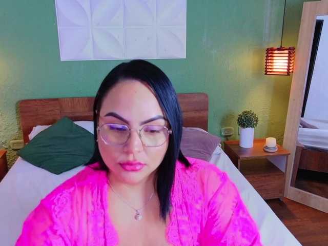 curvy-sexyvalen live cam on BongaCams