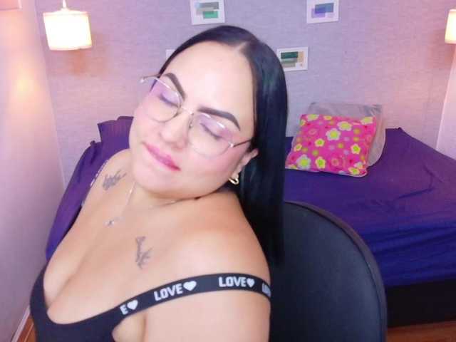 curvy-sexyvalen